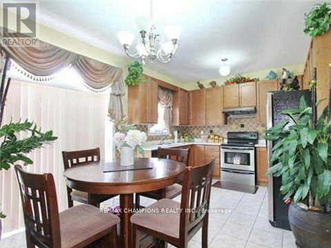 6 Tennant Drive, Brampton, Ontario  L6R 0E5 - Photo 2 - W13076034