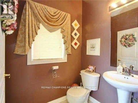 6 Tennant Drive, Brampton, Ontario  L6R 0E5 - Photo 3 - W13076034