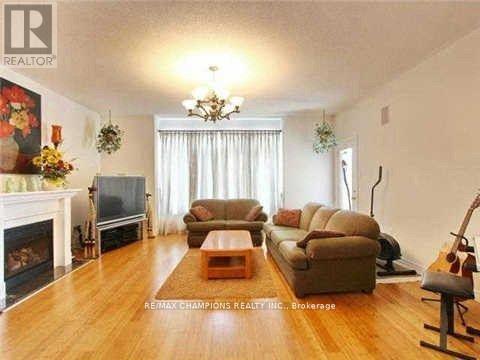 6 Tennant Drive, Brampton, Ontario  L6R 0E5 - Photo 5 - W13076034