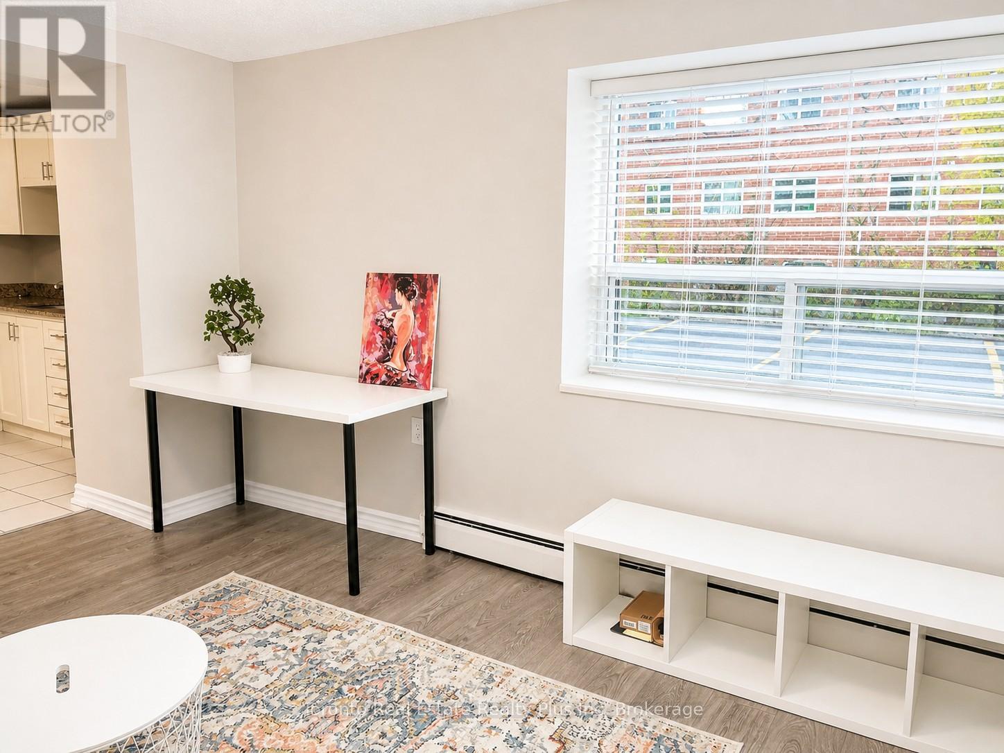 101 - 2411 New Street, Burlington, Ontario  L7R 1K2 - Photo 4 - W13076042