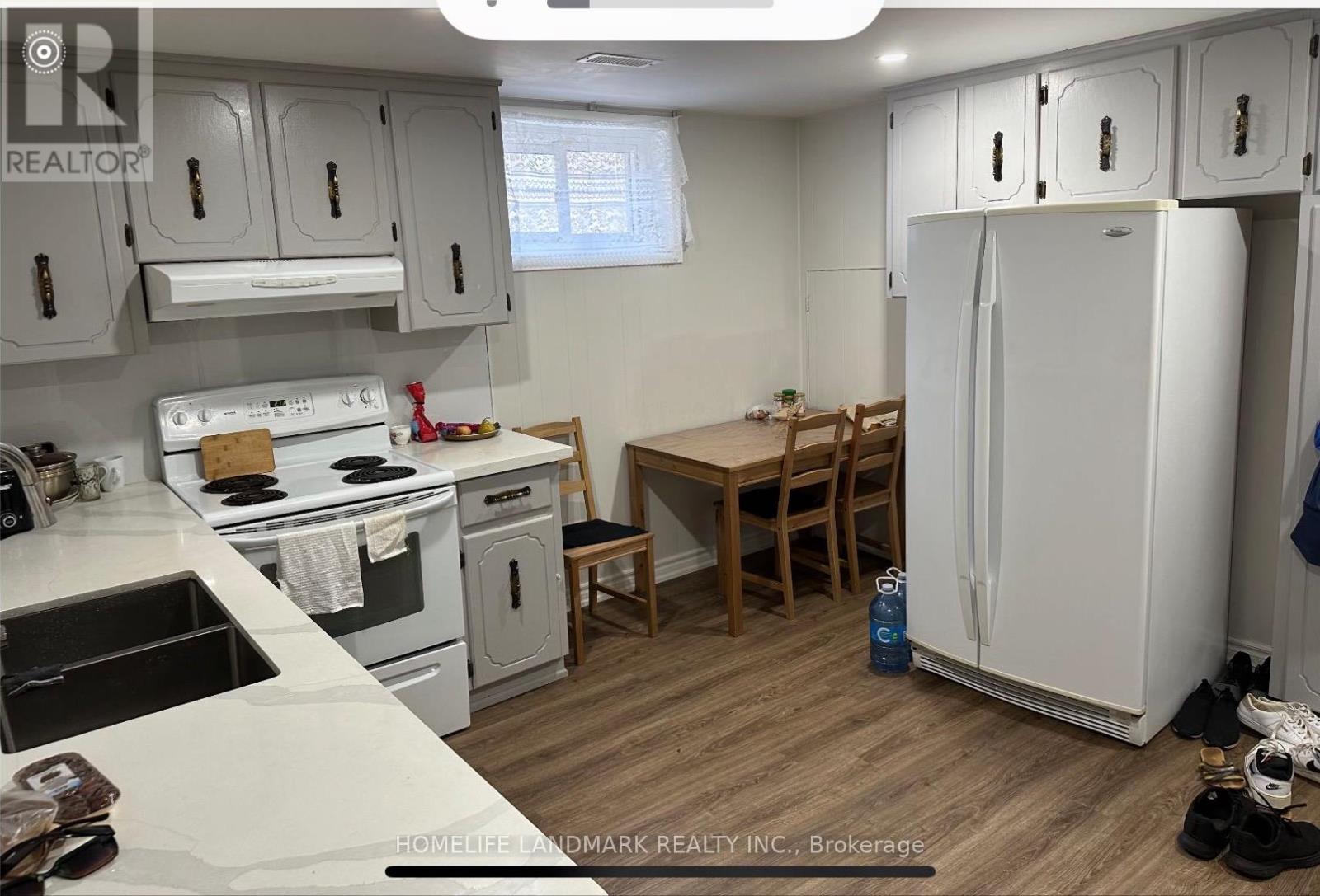 Lower Unit#1 - 3179 Golden Orchard Drive, Mississauga, Ontario  L4Y 3G7 - Photo 2 - W13076046