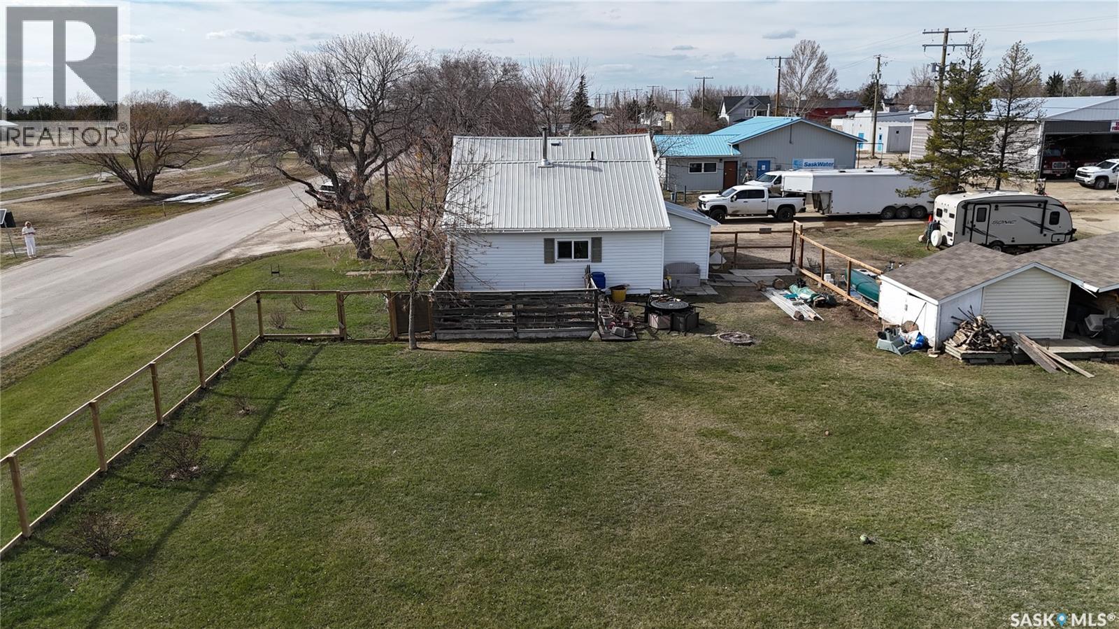 1010 Railway Avenue, Elbow, Saskatchewan  S0H 1J0 - Photo 15 - SK034687