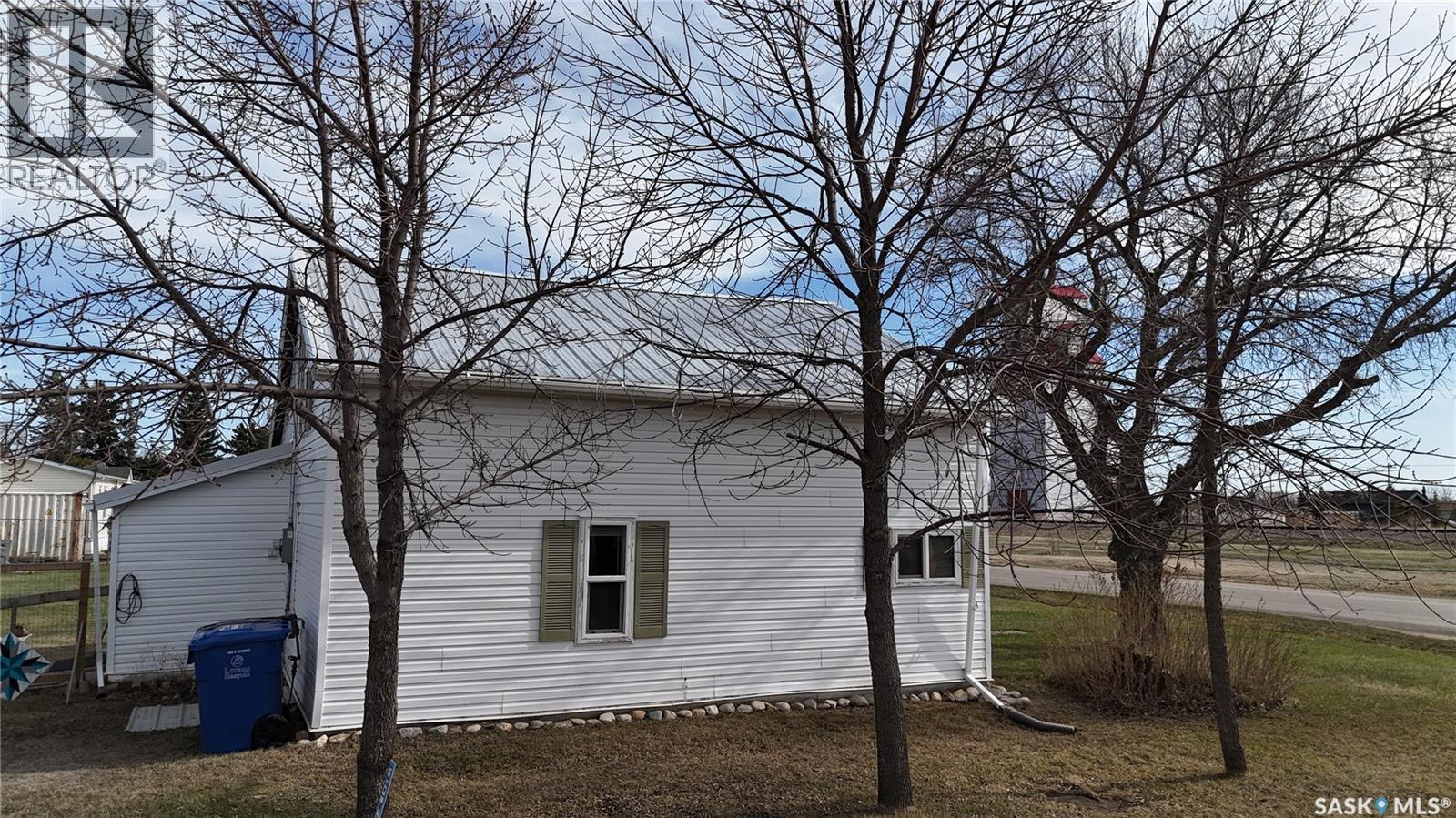 1010 Railway Avenue, Elbow, Saskatchewan  S0H 1J0 - Photo 6 - SK034687