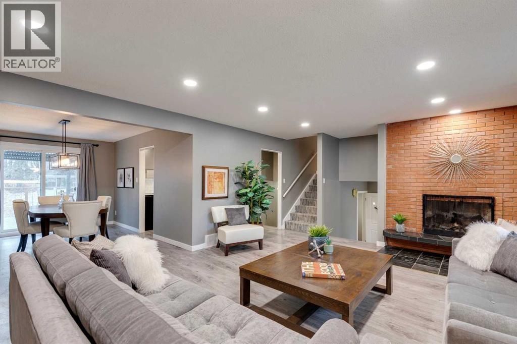 4023 Varmoor Road Nw, Calgary, Alberta  T3A 0B1 - Photo 4 - A2288799