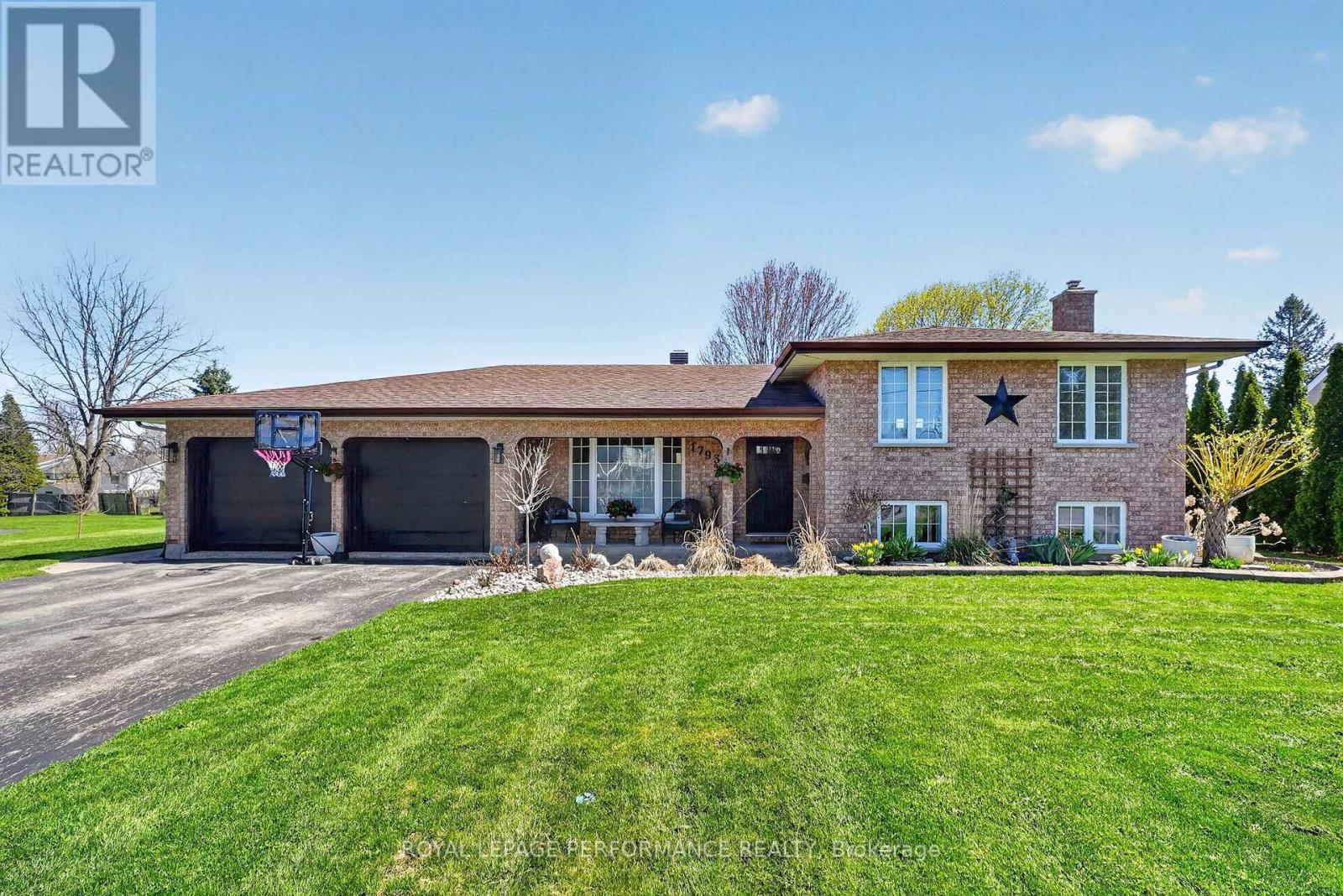 1793 DEWHURST AVENUE, Cornwall, Ontario