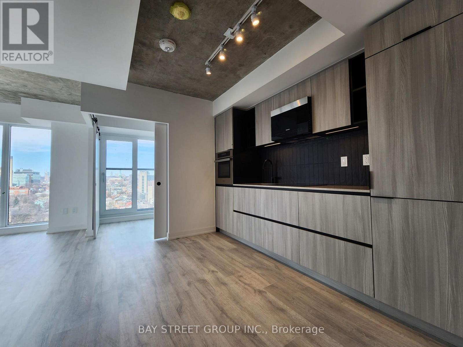 1307 - 2 AUGUSTA AVENUE, Toronto, Ontario