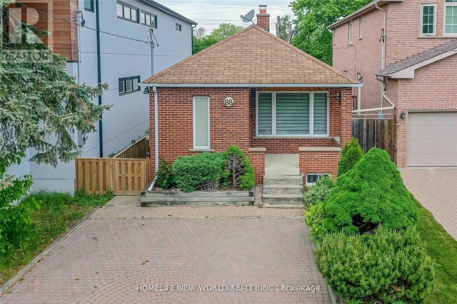 88 PEMBERTON AVENUE, Toronto, Ontario
