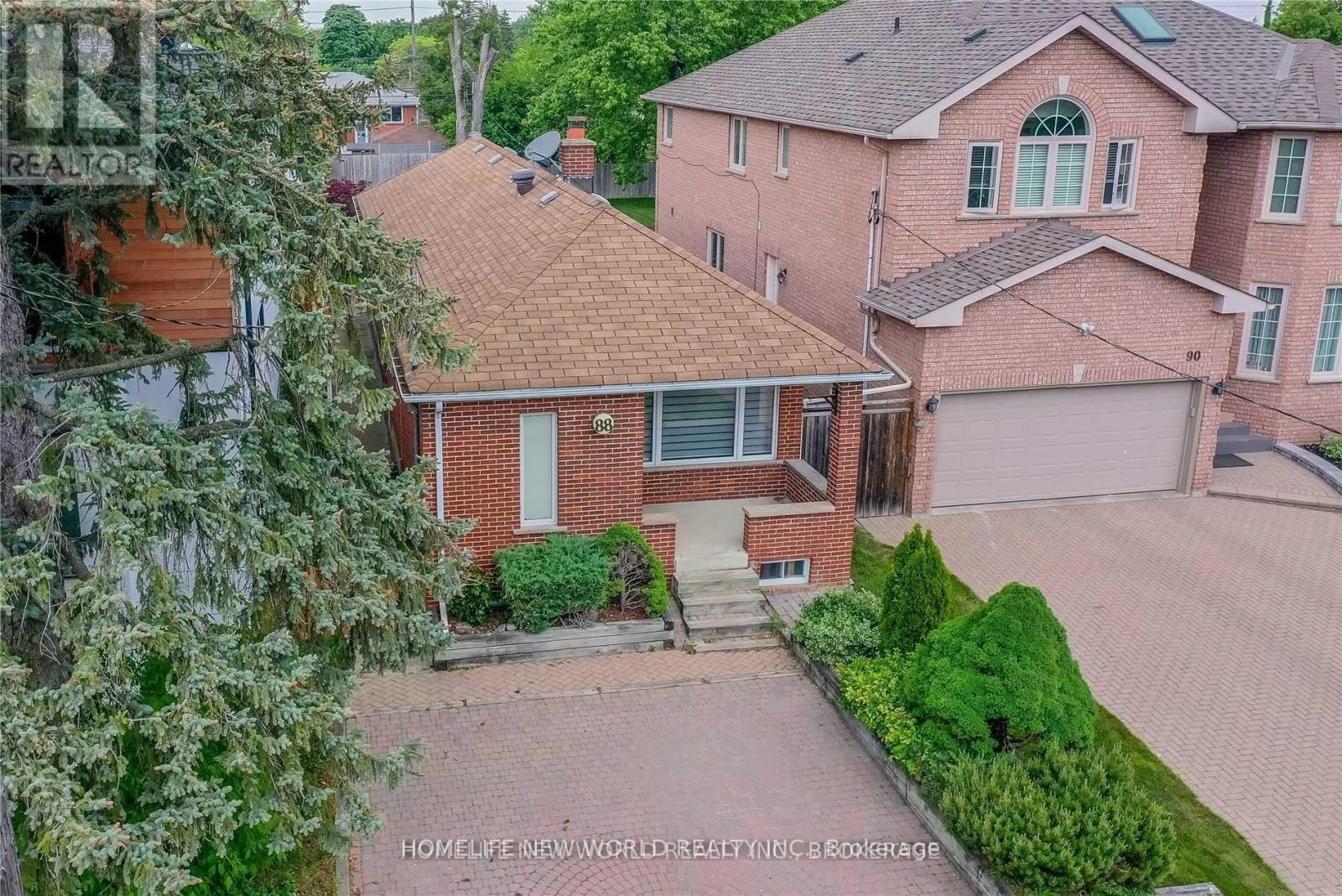 88 Pemberton Avenue, Toronto, Ontario  M2M 1Y5 - Photo 2 - C13076084