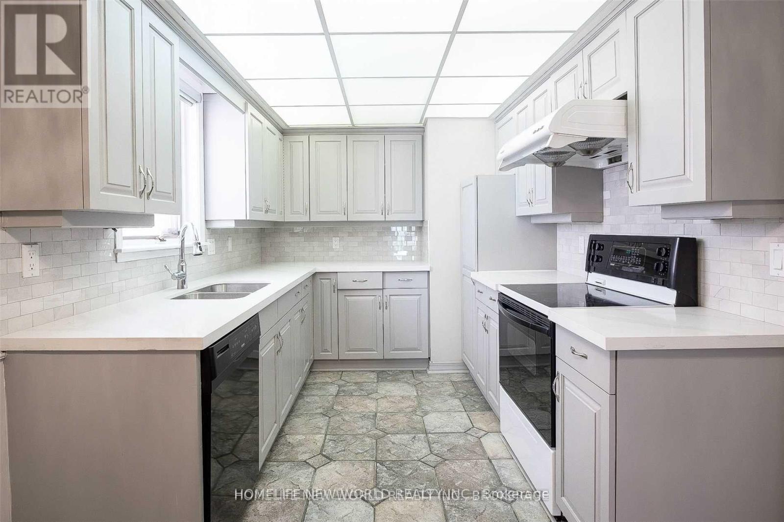 88 Pemberton Avenue, Toronto, Ontario  M2M 1Y5 - Photo 6 - C13076084