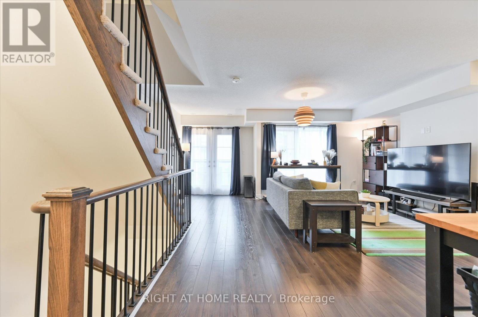 28 Pallock Hill Way, Whitby, Ontario  L1R 0N5 - Photo 6 - E13076082