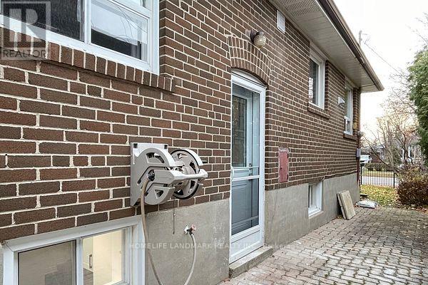 LOWER - 236 COLBORNE AVENUE, Richmond Hill, Ontario