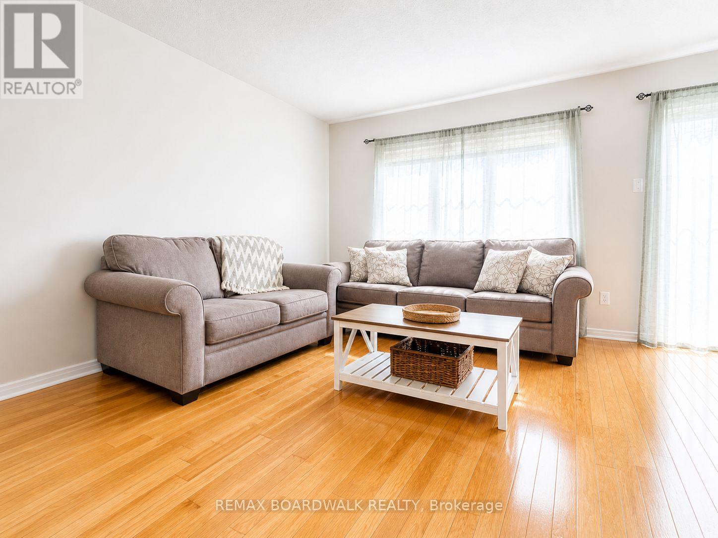240 Eliot Street, Clarence-Rockland, Ontario  K4K 0E6 - Photo 10 - X12992452
