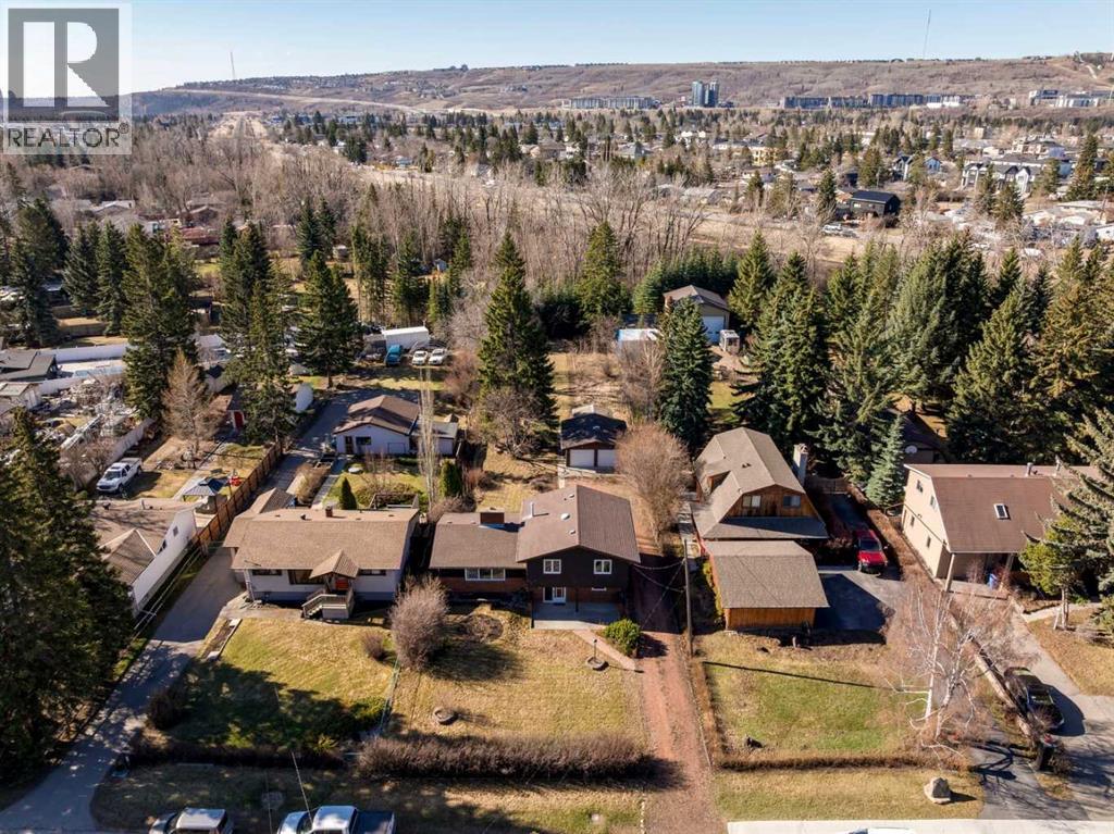 7223 Bow Crescent Nw, Calgary, Alberta  T3B 2C9 - Photo 3 - A2291742