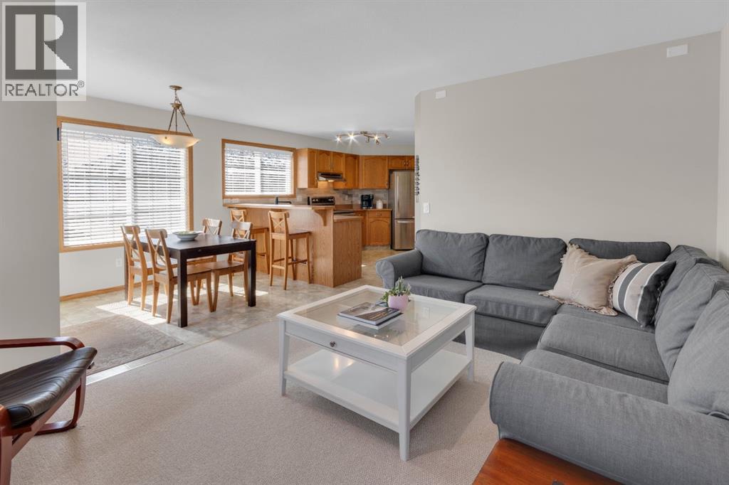 105 Everstone Way Sw, Calgary, Alberta  T2Y 4J6 - Photo 8 - A2302678