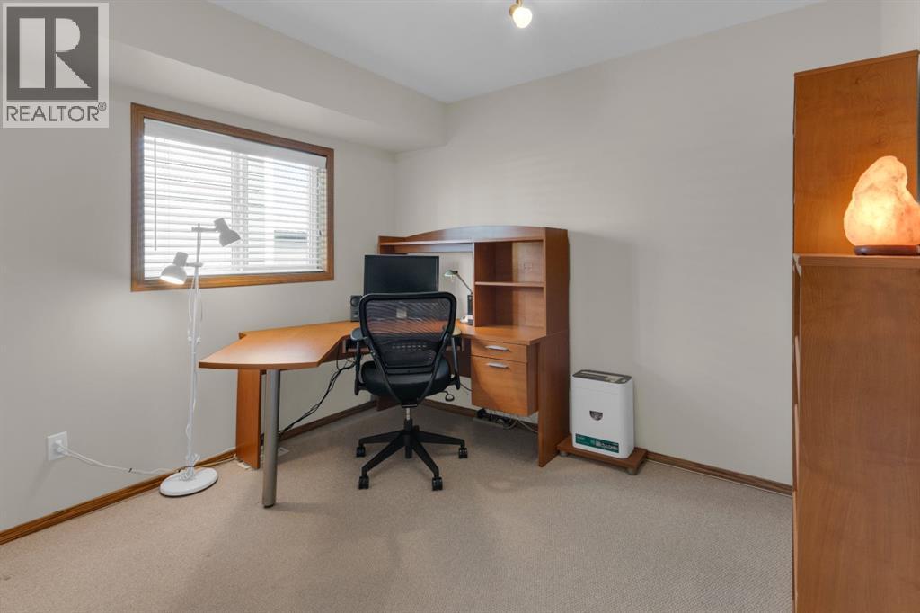 105 Everstone Way Sw, Calgary, Alberta  T2Y 4J6 - Photo 15 - A2302678