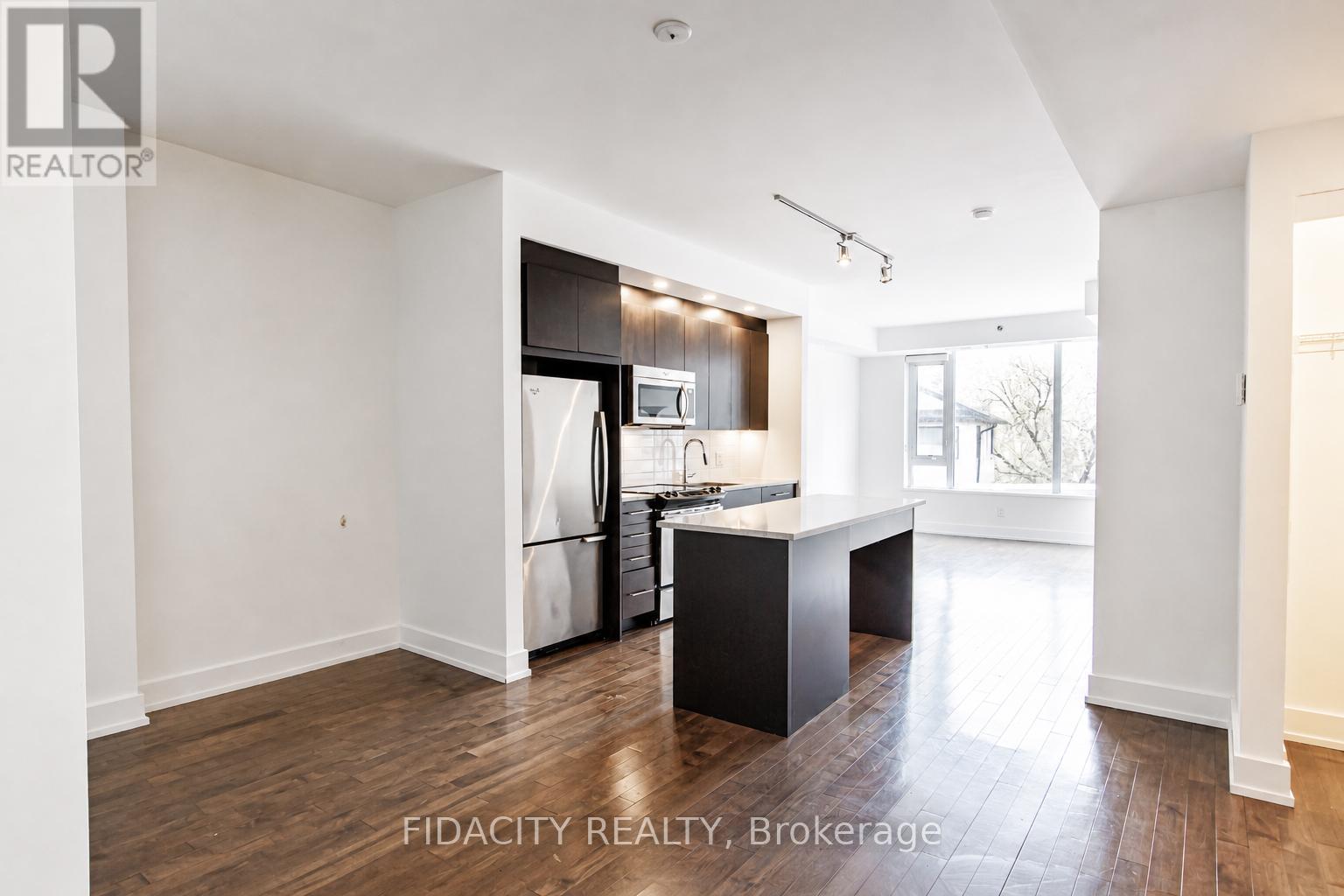 201 - 360 Patricia Avenue, Ottawa, Ontario  K1Z 0A8 - Photo 3 - X13076096