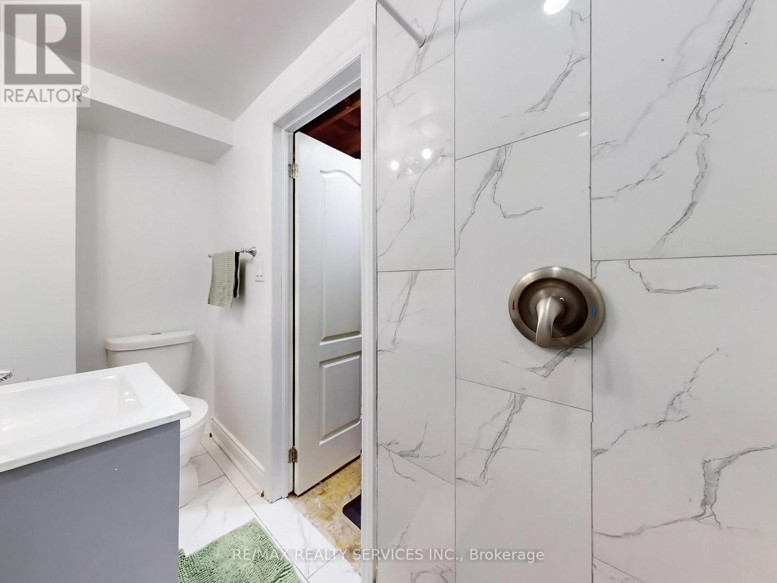 30 Haley Court, Brampton, Ontario  L6S 1N6 - Photo 31 - W12800652