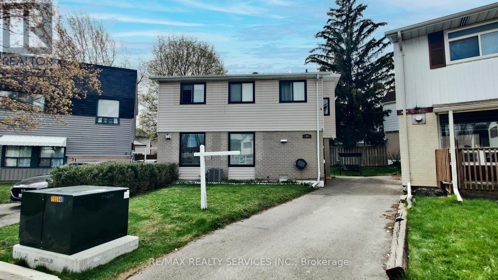 30 HALEY COURT, Brampton, Ontario