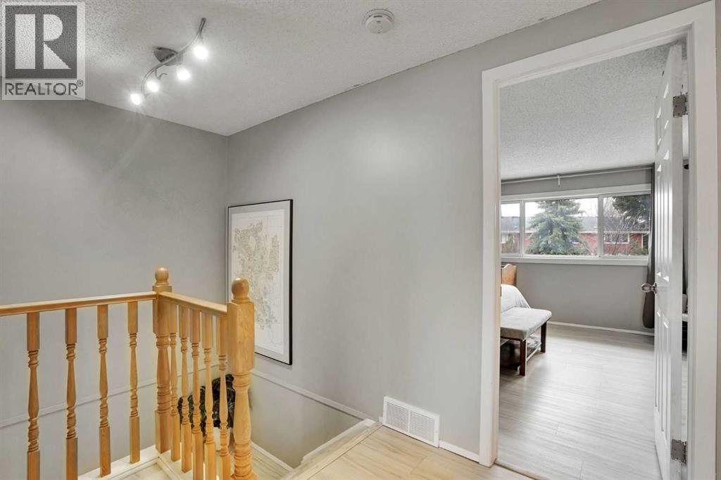 12 Queen Anne Close SE, Calgary, Alberta  T2J 6N6 - Photo 23 - A2302702