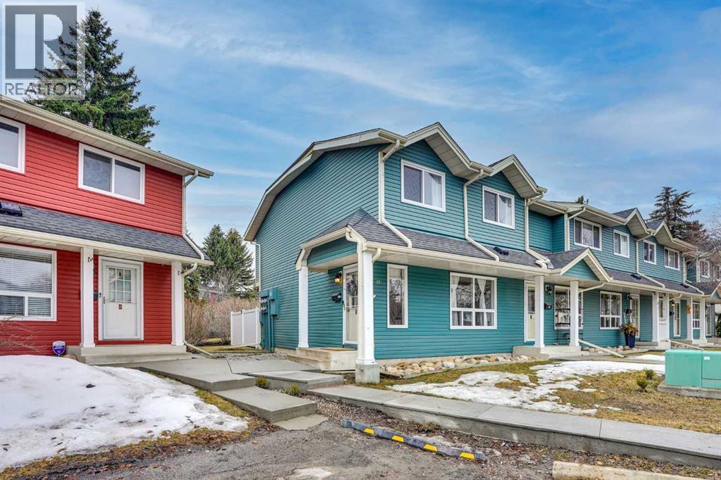 12 Queen Anne Close SE, Calgary, Alberta  T2J 6N6 - Photo 3 - A2302702