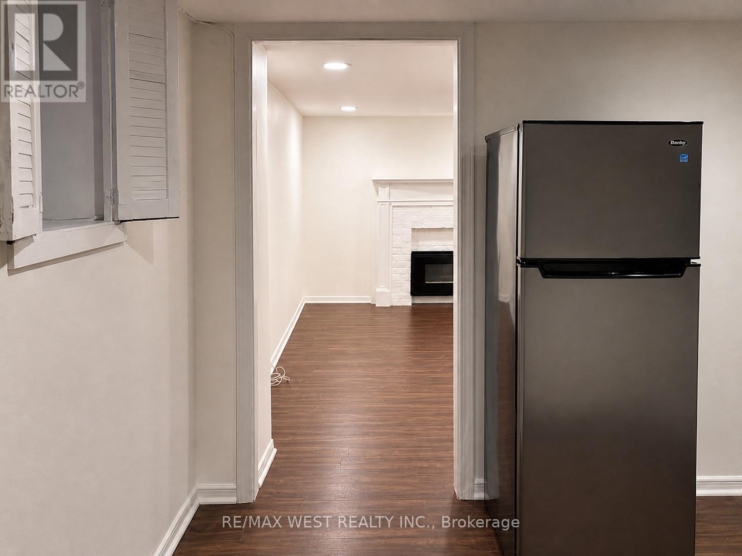 Lower Level - 84 Mackenzie Crescent, Toronto, Ontario  M6J 1T3 - Photo 14 - C13075416
