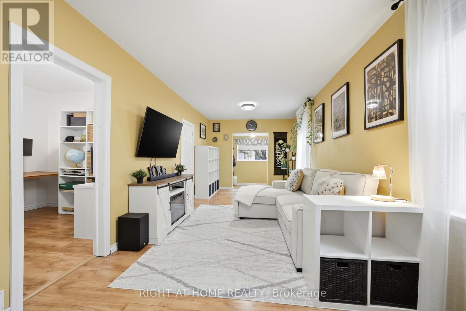 1254 Meredith Avenue, Mississauga, Ontario  L5E 2E5 - Photo 11 - W13076098