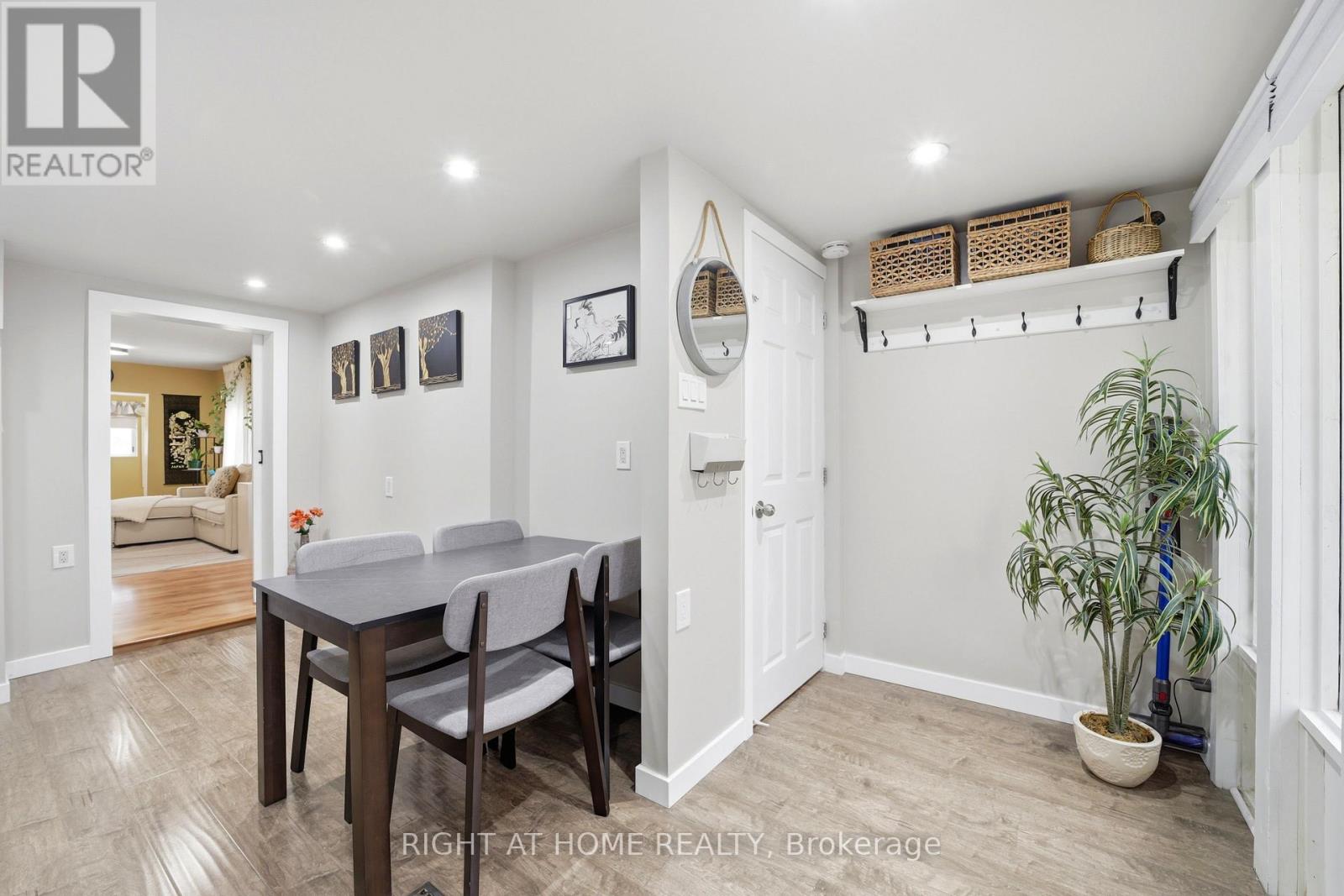 1254 Meredith Avenue, Mississauga, Ontario  L5E 2E5 - Photo 14 - W13076098