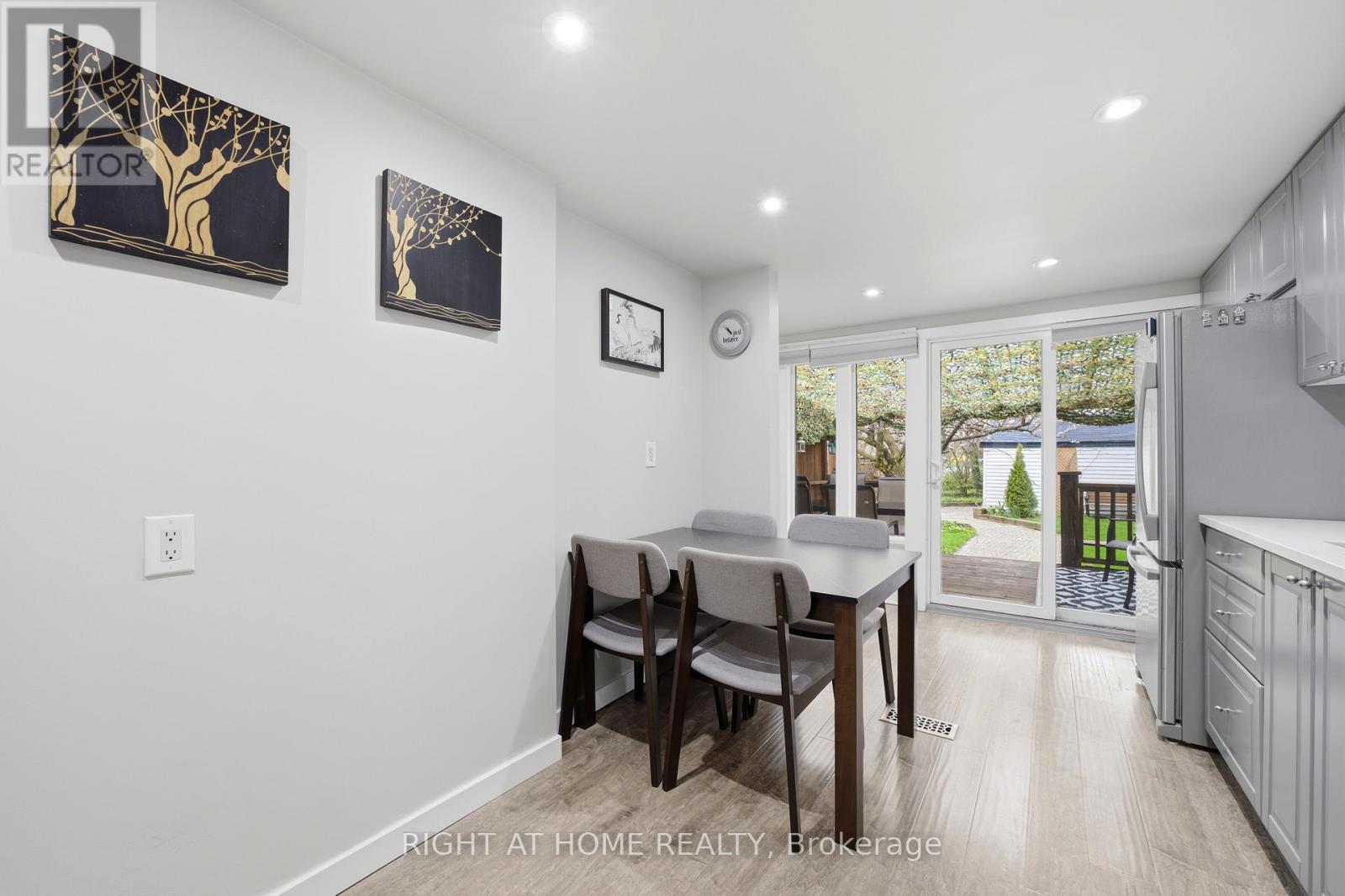 1254 Meredith Avenue, Mississauga, Ontario  L5E 2E5 - Photo 15 - W13076098
