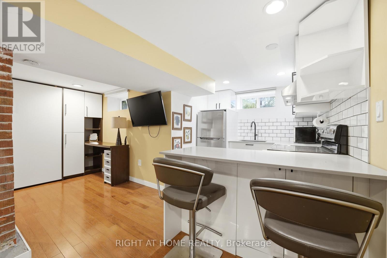 1254 Meredith Avenue, Mississauga, Ontario  L5E 2E5 - Photo 26 - W13076098