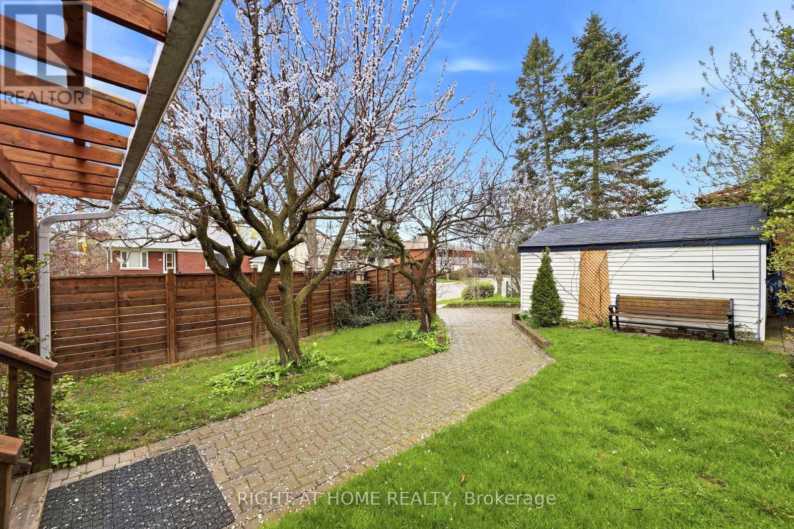 1254 Meredith Avenue, Mississauga, Ontario  L5E 2E5 - Photo 36 - W13076098