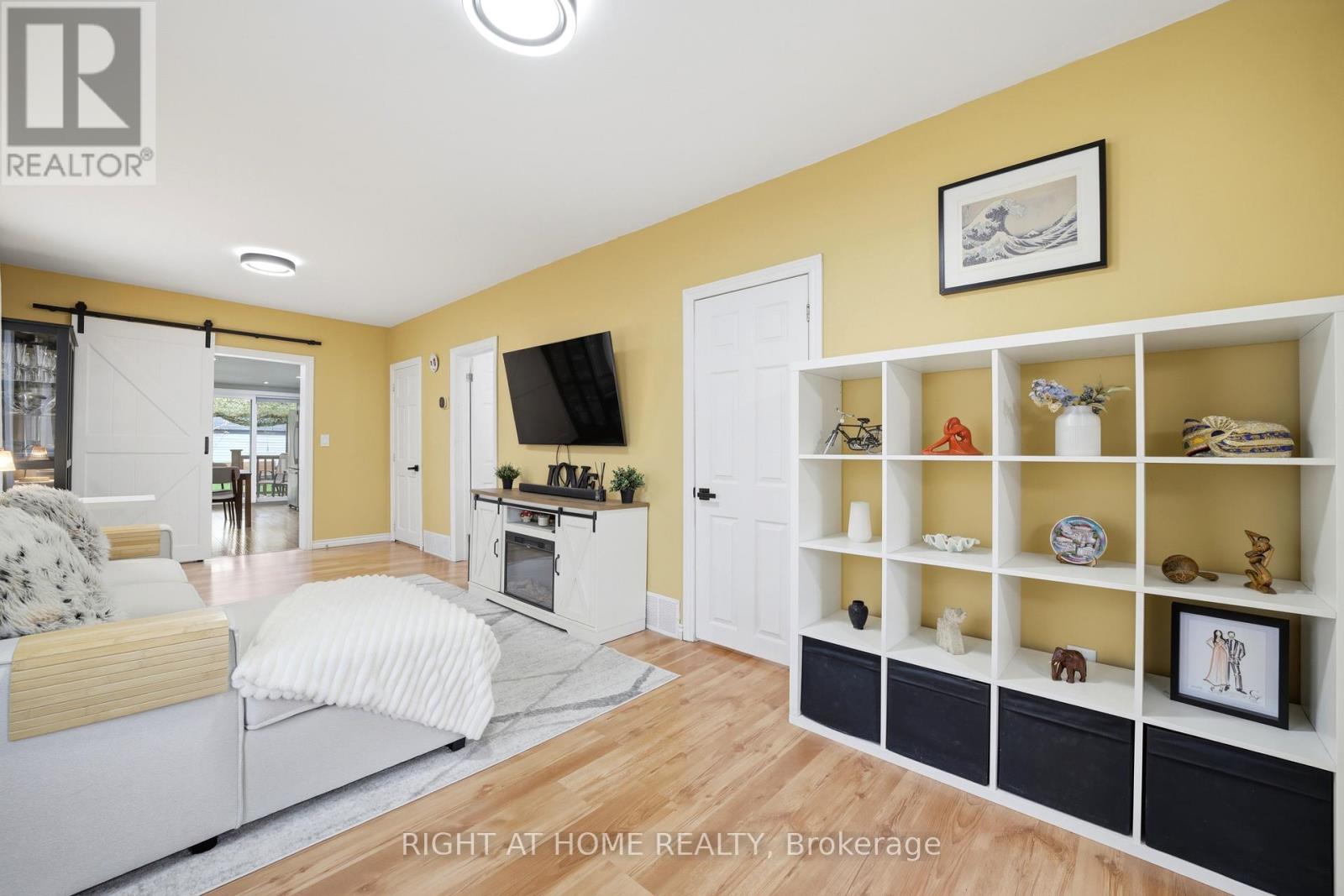 1254 Meredith Avenue, Mississauga, Ontario  L5E 2E5 - Photo 6 - W13076098