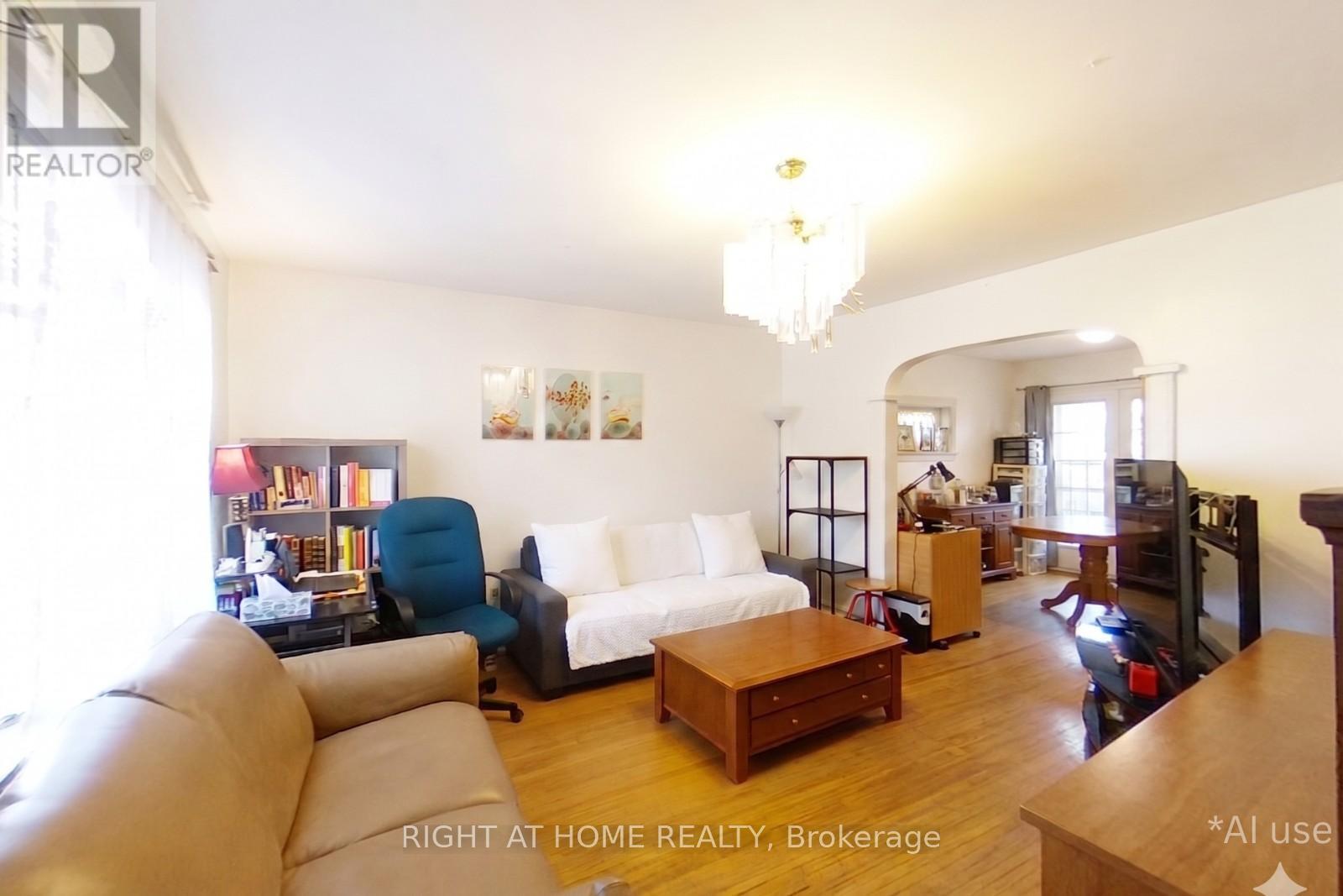 602 Ridelle Avenue, Toronto, Ontario  M6B 1K9 - Photo 11 - W13066722