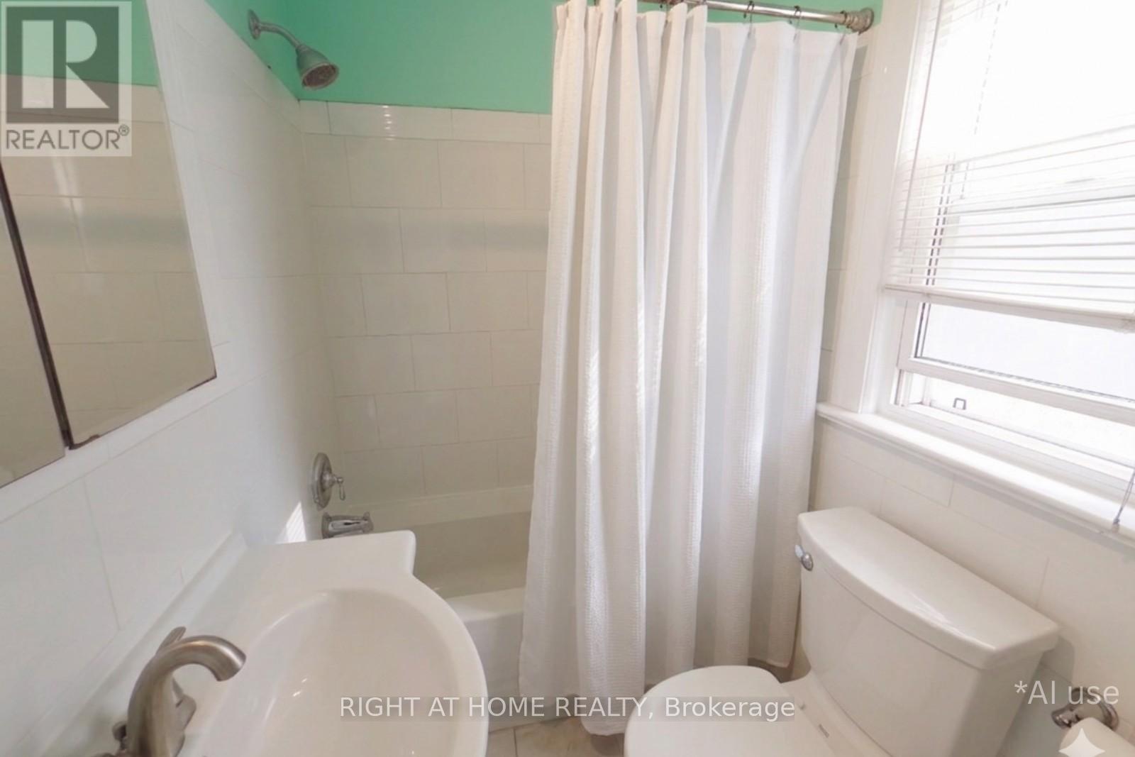 602 Ridelle Avenue, Toronto, Ontario  M6B 1K9 - Photo 19 - W13066722