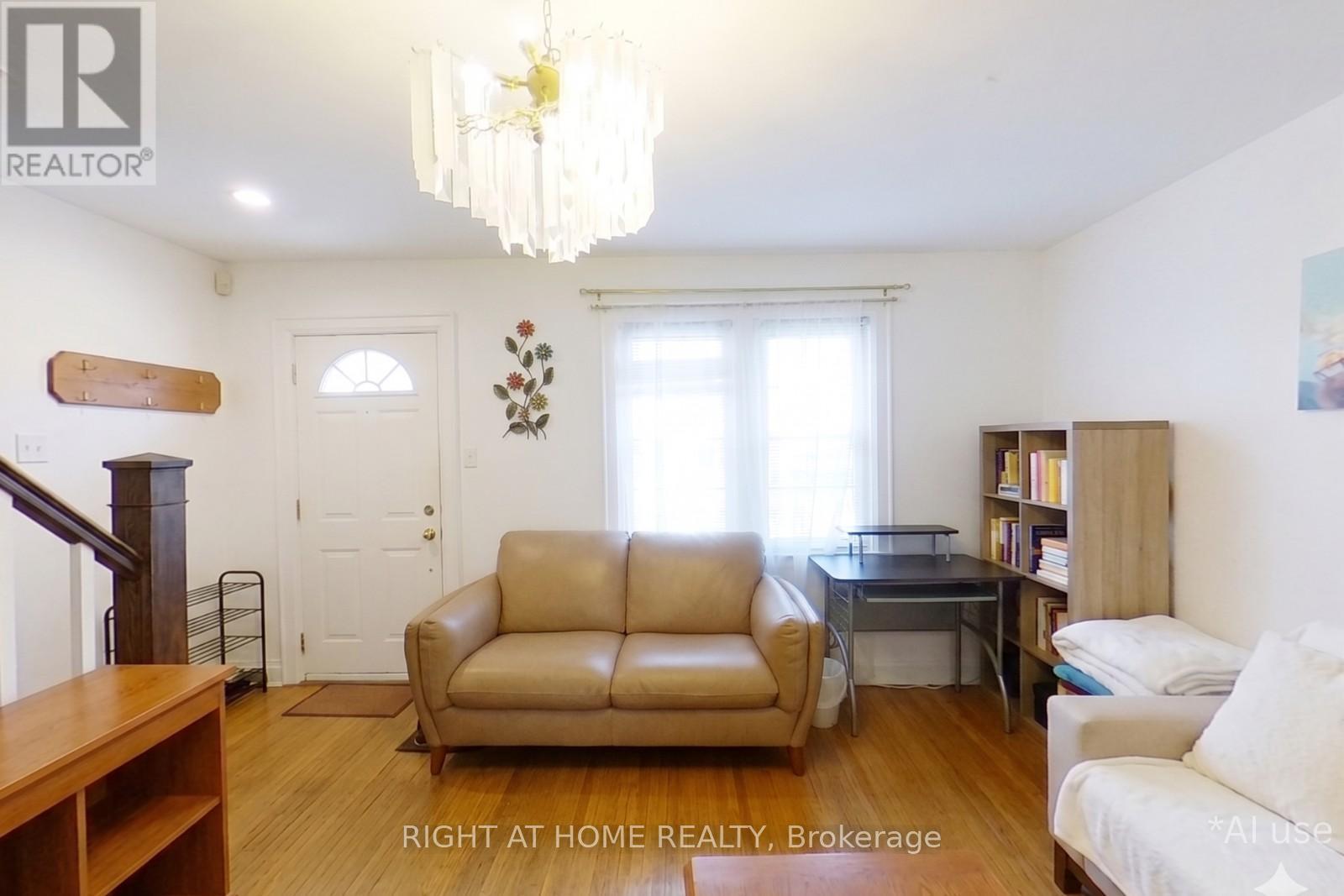 602 Ridelle Avenue, Toronto, Ontario  M6B 1K9 - Photo 9 - W13066722