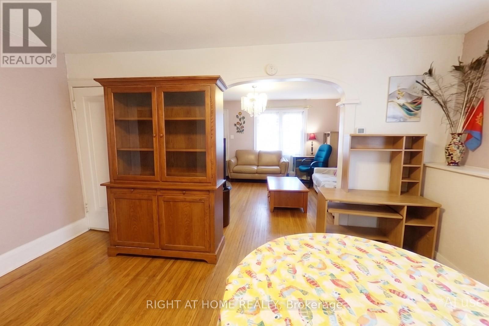 602 Ridelle Avenue, Toronto, Ontario  M6B 1K9 - Photo 12 - W13066722