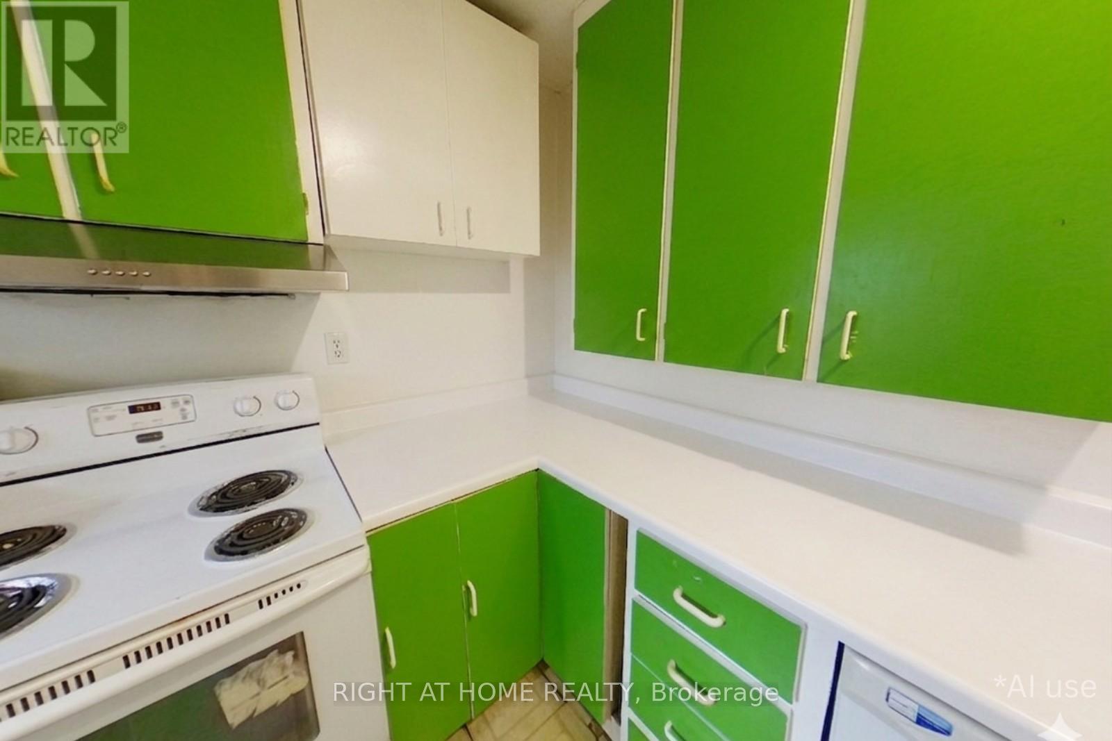 602 Ridelle Avenue, Toronto, Ontario  M6B 1K9 - Photo 14 - W13066722