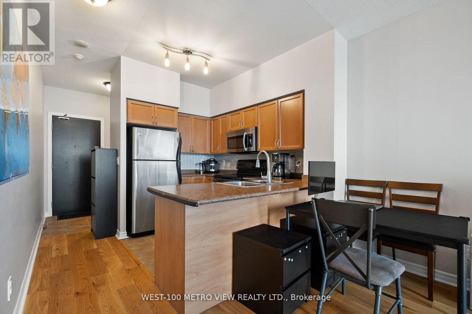 1807 - 388 Prince Of Wales Drive, Mississauga, Ontario  L5B 0A1 - Photo 7 - W13076134
