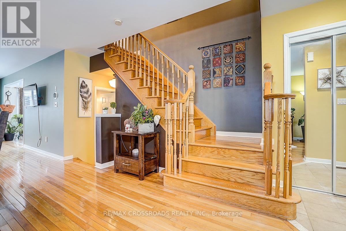 597 Caverhill Crescent, Milton, Ontario  L9T 5K1 - Photo 5 - W13076136