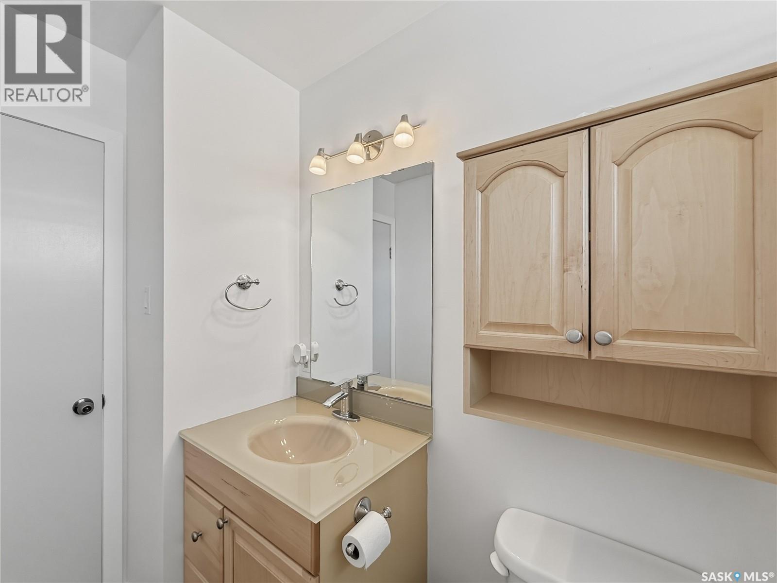 300 Ash Place, Swift Current, Saskatchewan  S9H 3E4 - Photo 15 - SK034711