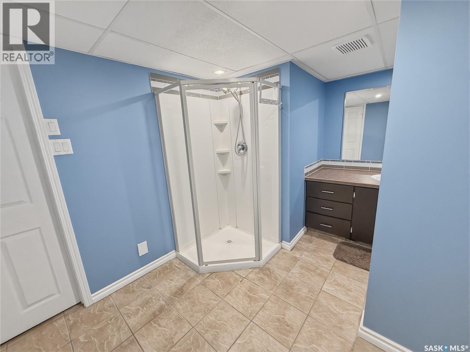 300 Ash Place, Swift Current, Saskatchewan  S9H 3E4 - Photo 23 - SK034711