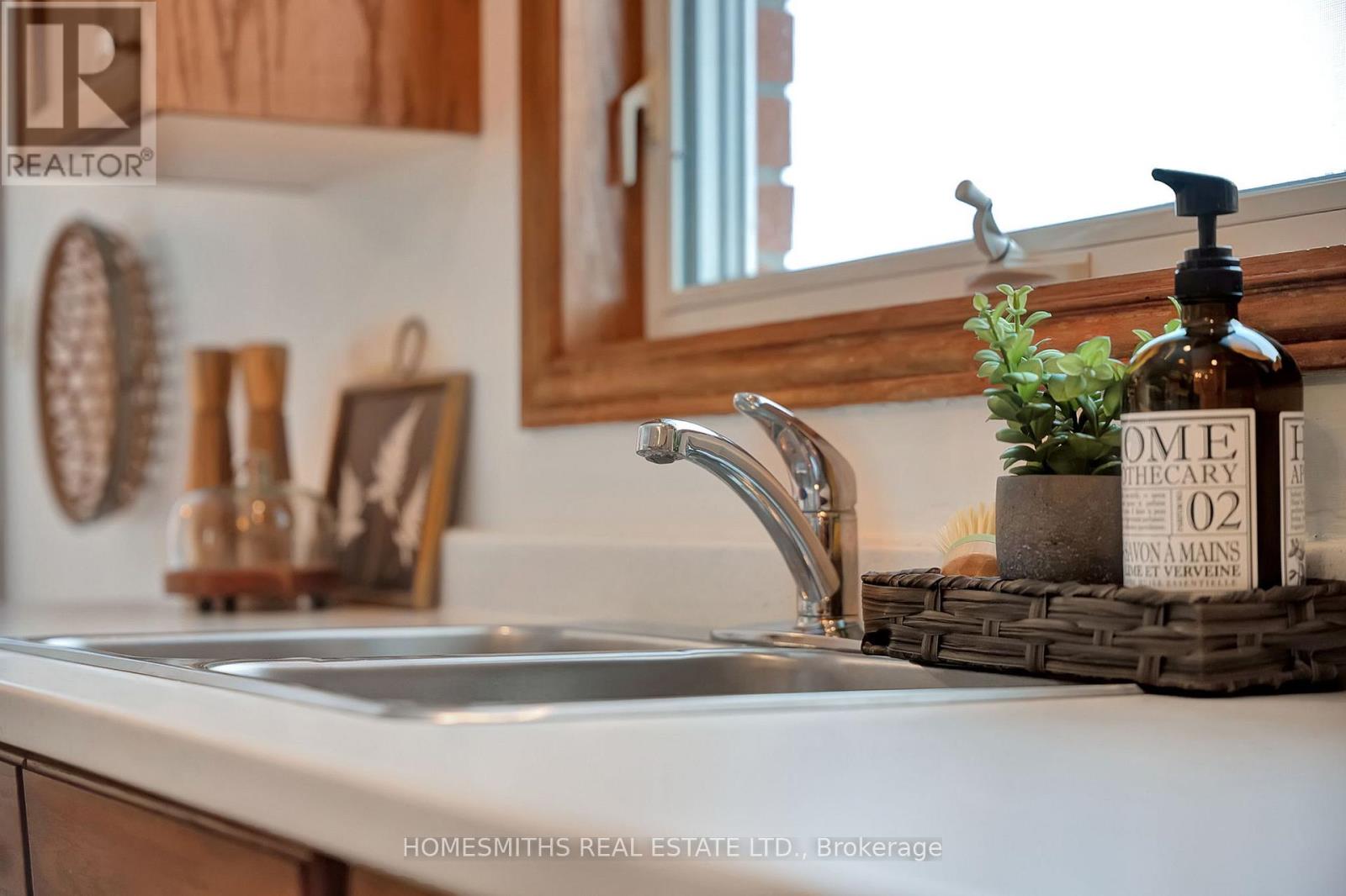 145 Fingerboard Road, Kawartha Lakes, Ontario  K0M 2C0 - Photo 9 - X12860030