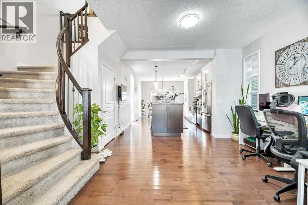 1721 New Brighton Drive Se, Calgary, Alberta  T2Z 0T9 - Photo 5 - A2306951