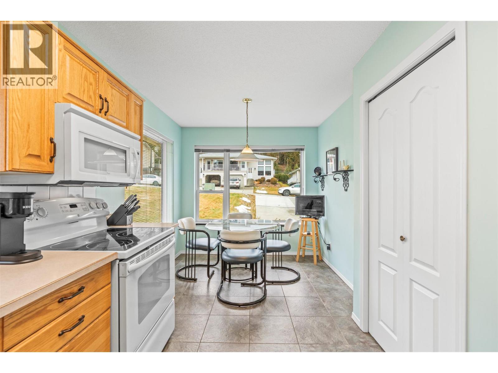 2675 Pine Avenue Unit# 55, Lumby, British Columbia  V0E 2G5 - Photo 13 - 10381177