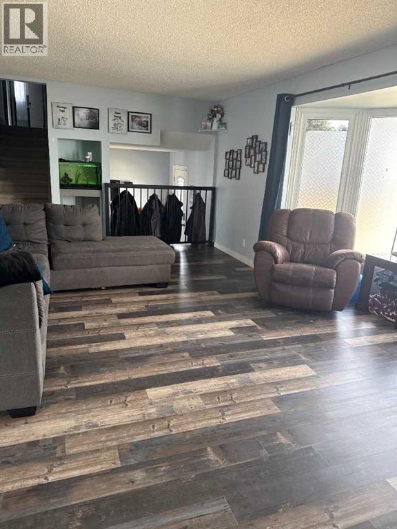 501 7 Avenue, Fox Creek, Alberta  T0H 1P0 - Photo 10 - A2307411