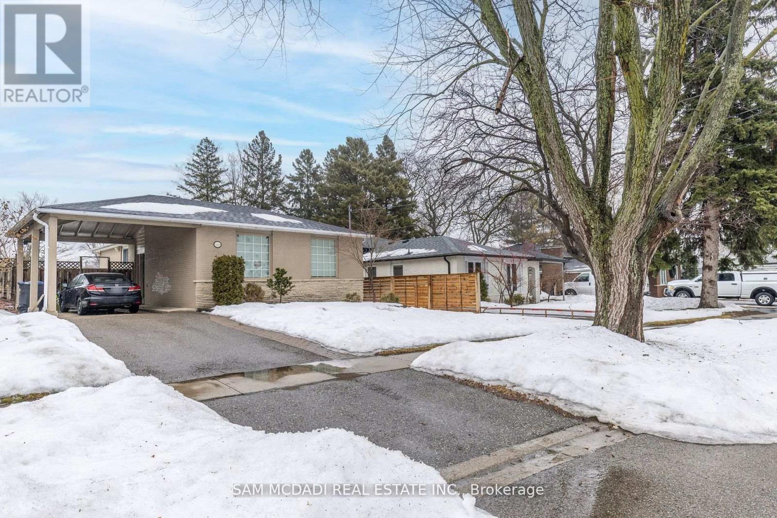 1583 Bothwell Avenue, Mississauga, Ontario  L5J 3L8 - Photo 2 - W13076138