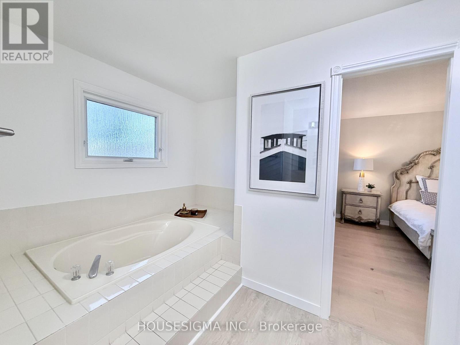 1404 Will Scarlett Drive, Oakville, Ontario  L6J 6S6 - Photo 28 - W13051438
