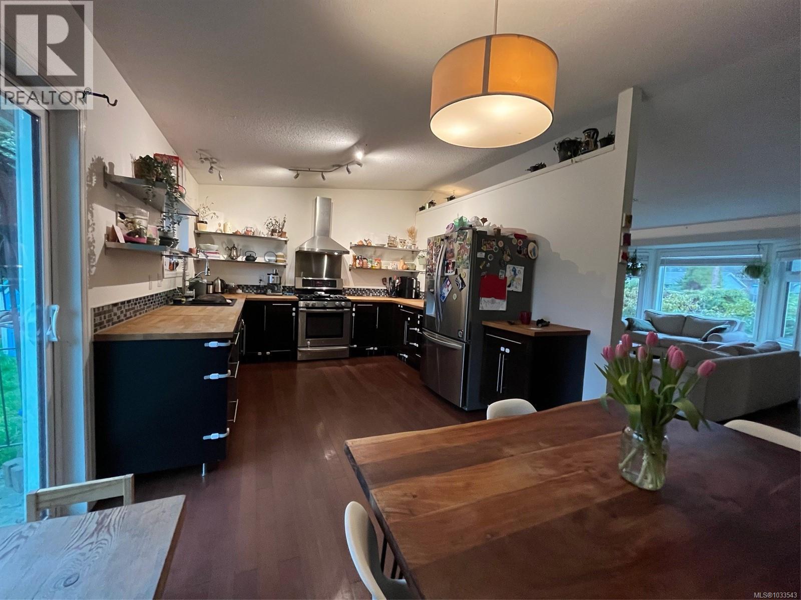 1646 Maquinna Ave, Comox, British Columbia  V9M 3L7 - Photo 4 - 1033543