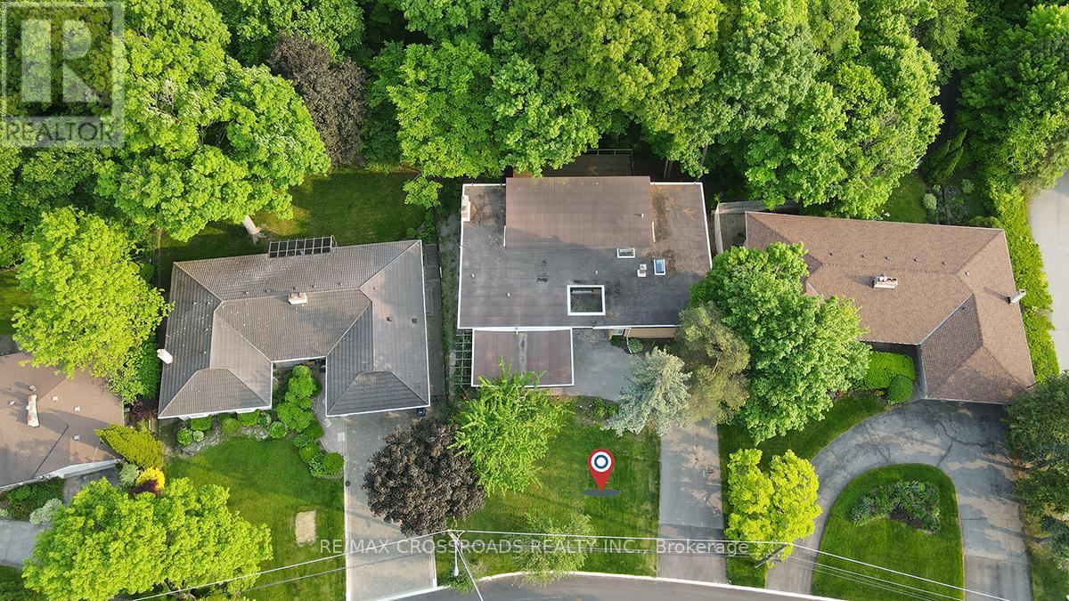 53 FOREST GROVE DRIVE, Toronto, Ontario