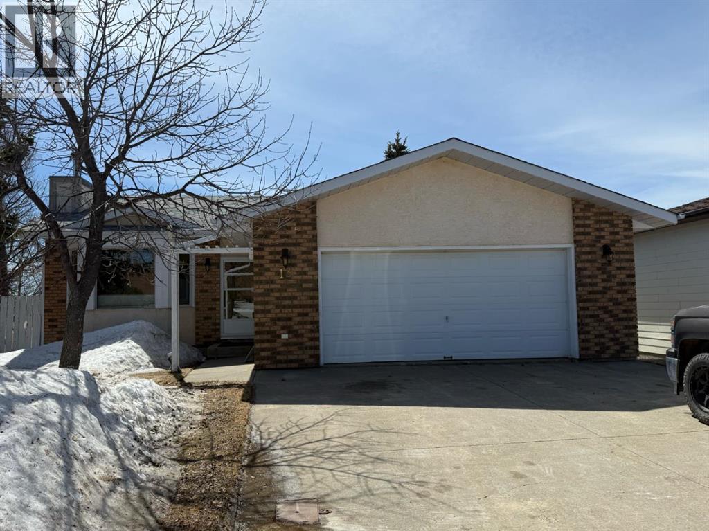 13 Assiniboine Drive, Swan Hills, Alberta  T0G 2C0 - Photo 1 - A2307153
