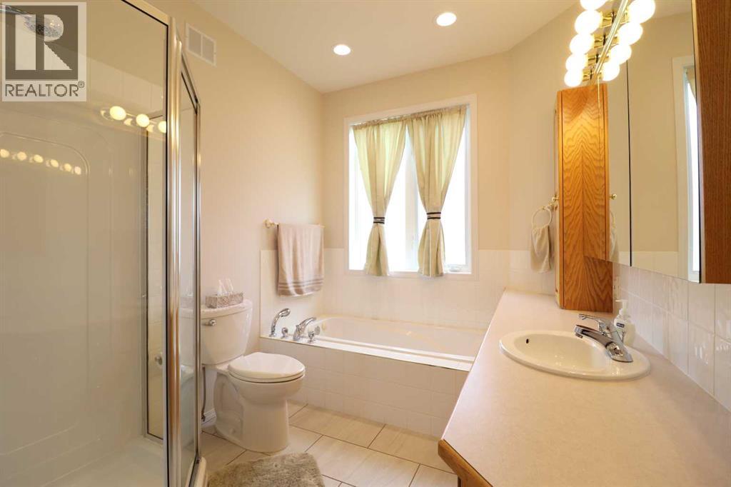 77 Fairmont Park Landing S, Lethbridge, Alberta  T1K 7L1 - Photo 19 - A2306963